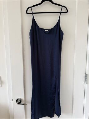 Wilfred Navy V-Neck Slip Top